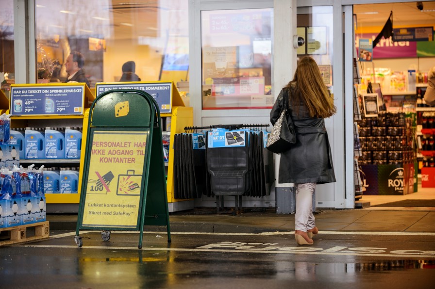 closed-cash-management-petrol-station-safety