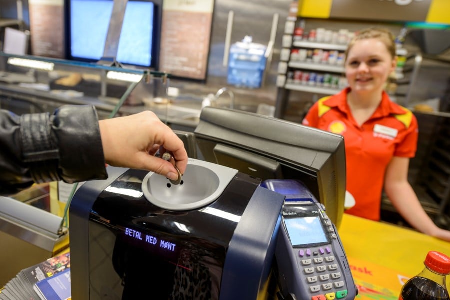 closed-cash-management-petrol-station-self-service